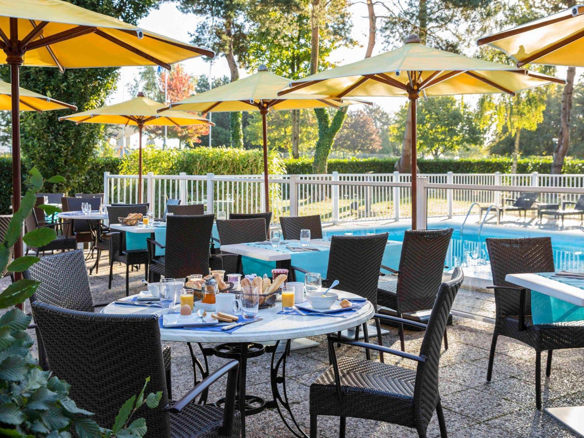 Ibis Styles Lisieux Normandie Екстер'єр фото