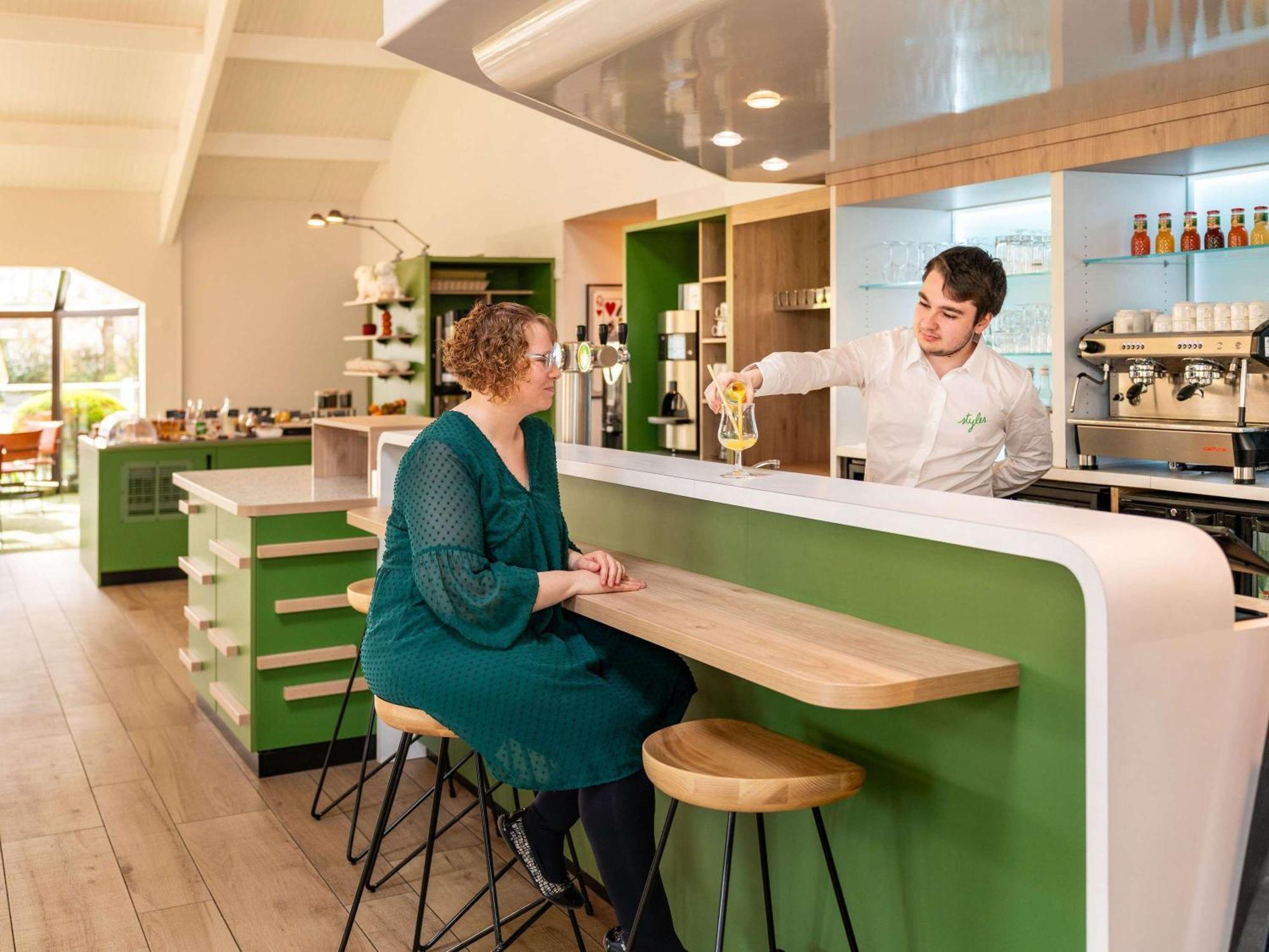 Ibis Styles Lisieux Normandie Екстер'єр фото