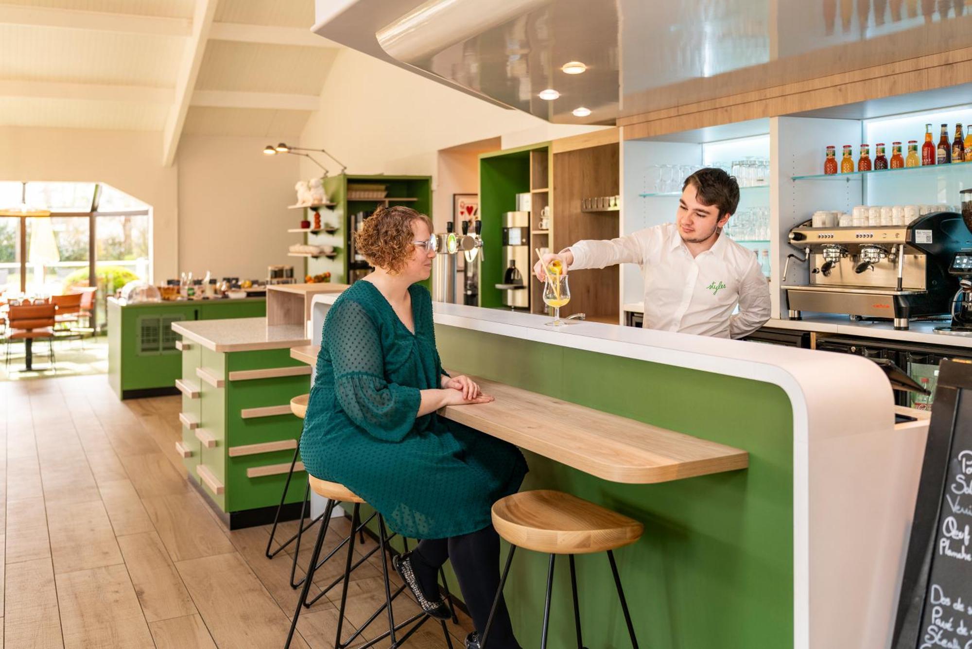 Ibis Styles Lisieux Normandie Екстер'єр фото