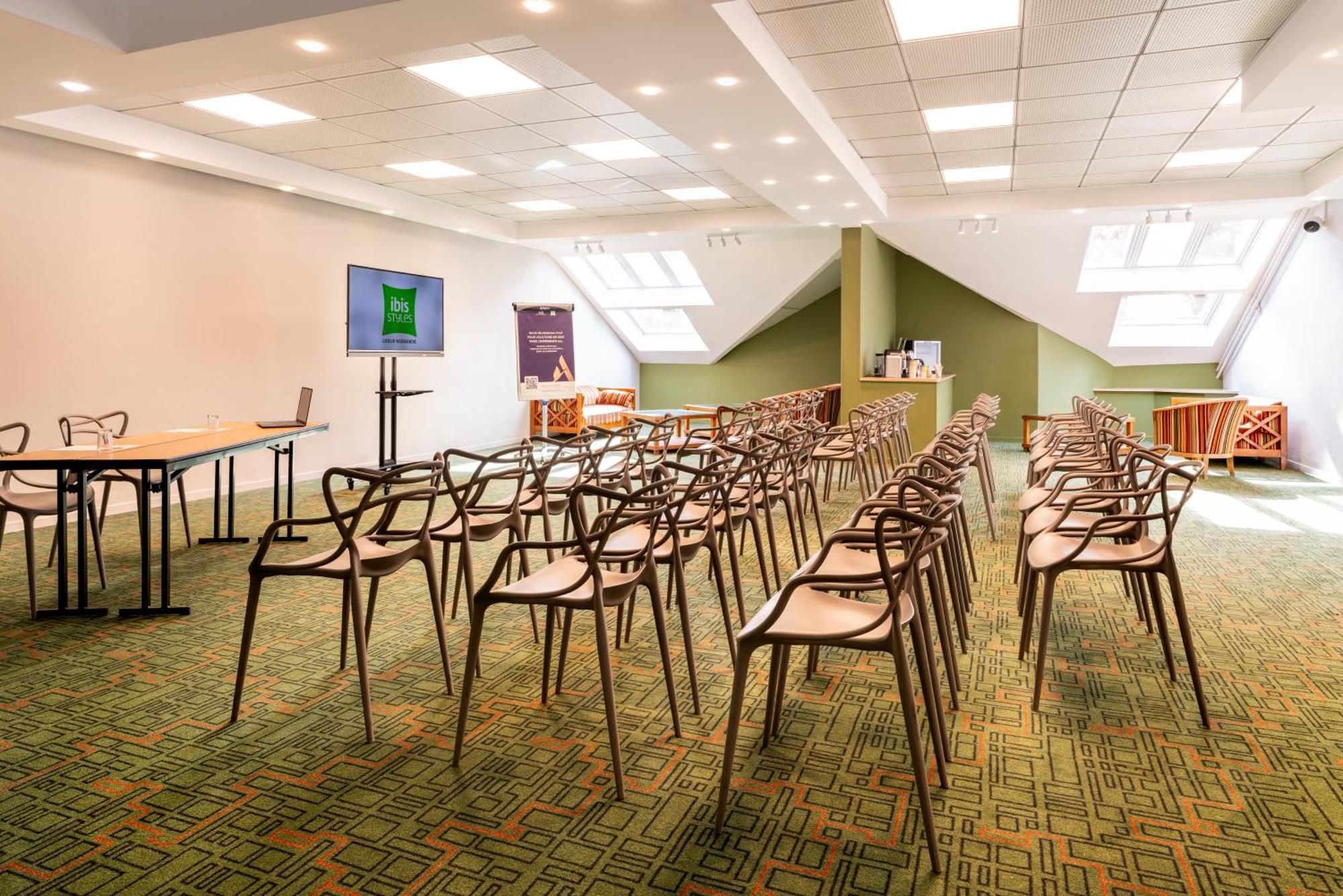 Ibis Styles Lisieux Normandie Екстер'єр фото